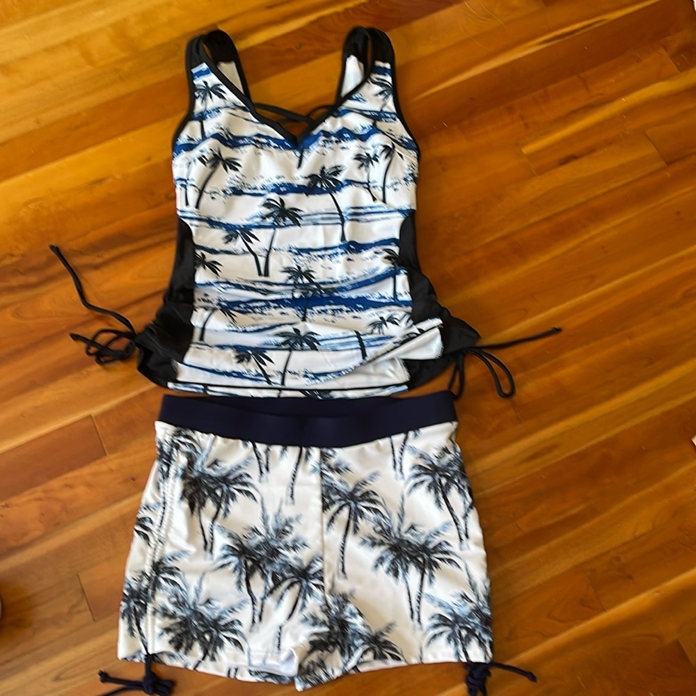 Swimsuit never worn